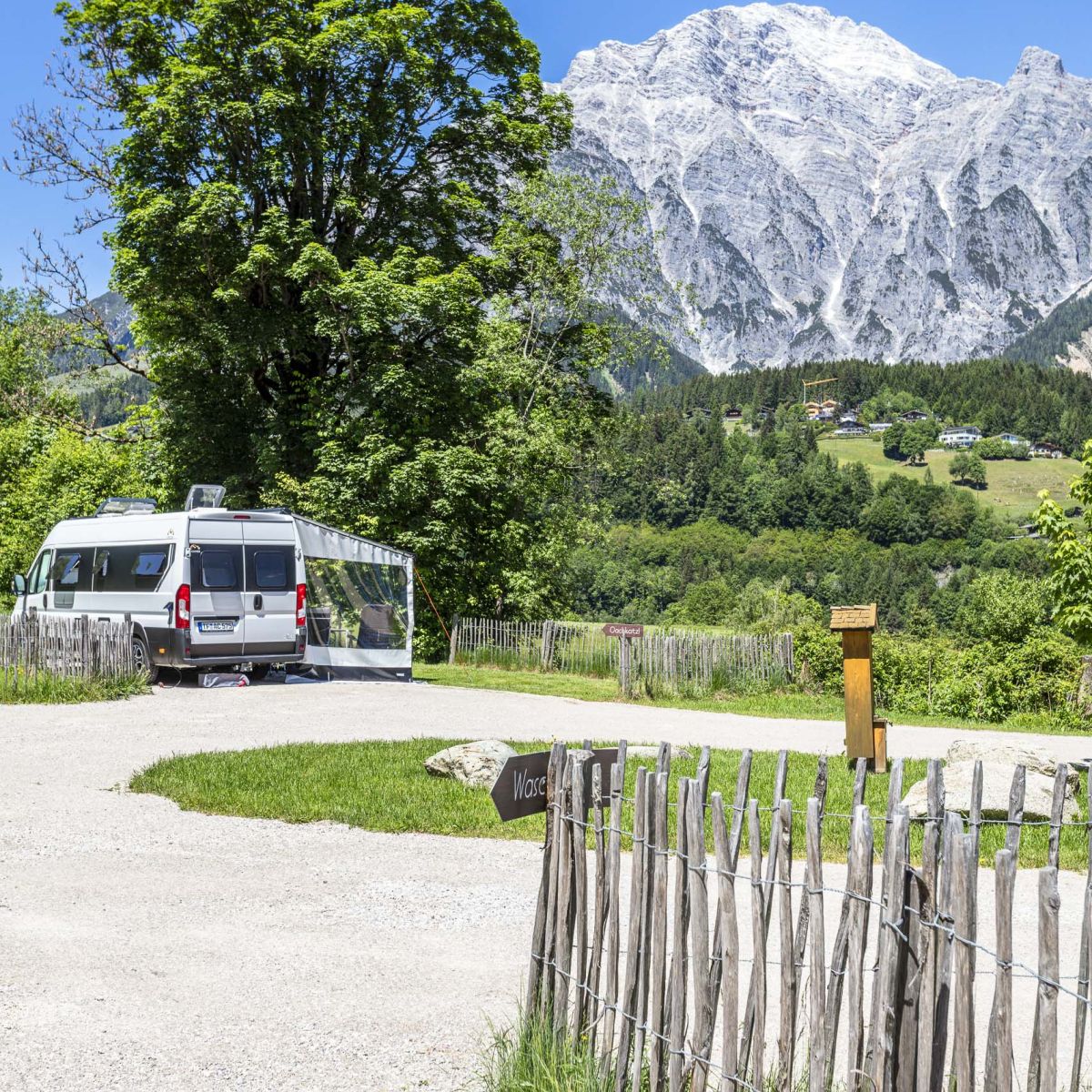 Wohnmobilurlaub mit Bergblick am Camperplatzl Leogang